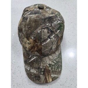 Realtree Camo hunting cap & Camo unbranded fleece lined Beanie OSFM